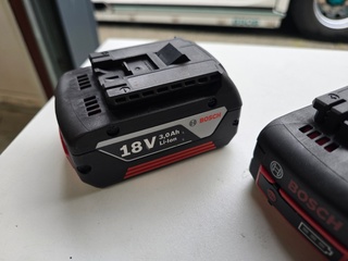 2x Accu’S Bosch professional, Lithium 3,0 Ah